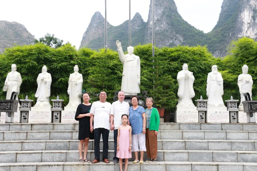 從肌無(wú)力臥床到扔掉拐杖——一位深受十年藥物副作用困擾老人在爸媽在線的改變